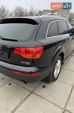 Позашляховик / Кросовер Audi Q7 2009 в 
