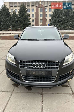 Позашляховик / Кросовер Audi Q7 2009 в 