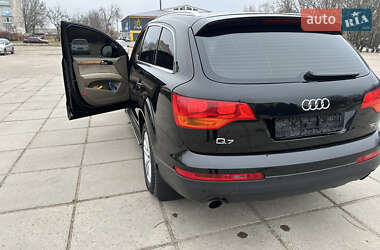 Позашляховик / Кросовер Audi Q7 2009 в 