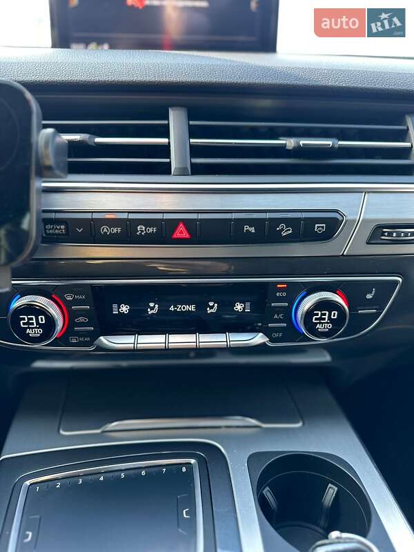 Внедорожник / Кроссовер Audi Q7 2017 в Николаевском