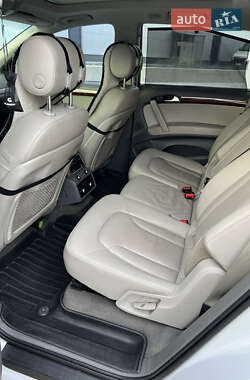 Внедорожник / Кроссовер Audi Q7 2013 в 