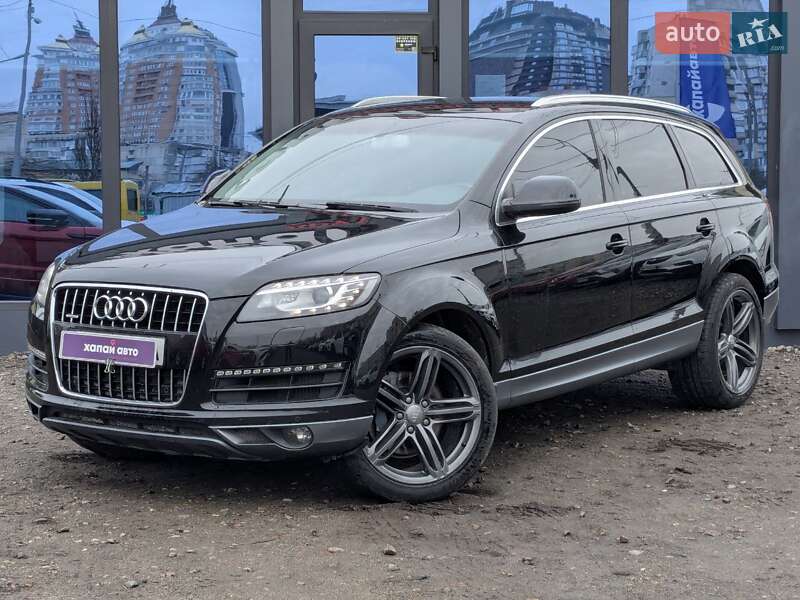 Внедорожник / Кроссовер Audi Q7 2013 в 