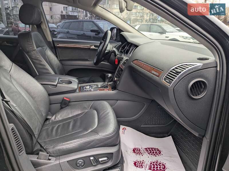 Позашляховик / Кросовер Audi Q7 2013 в Києві