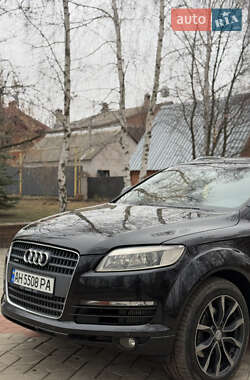 Позашляховик / Кросовер Audi Q7 2007 в 