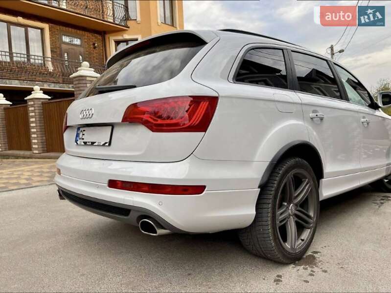 Позашляховик / Кросовер Audi Q7 2015 в Ужгороді