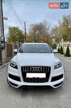 Внедорожник / Кроссовер Audi Q7 2015 в 