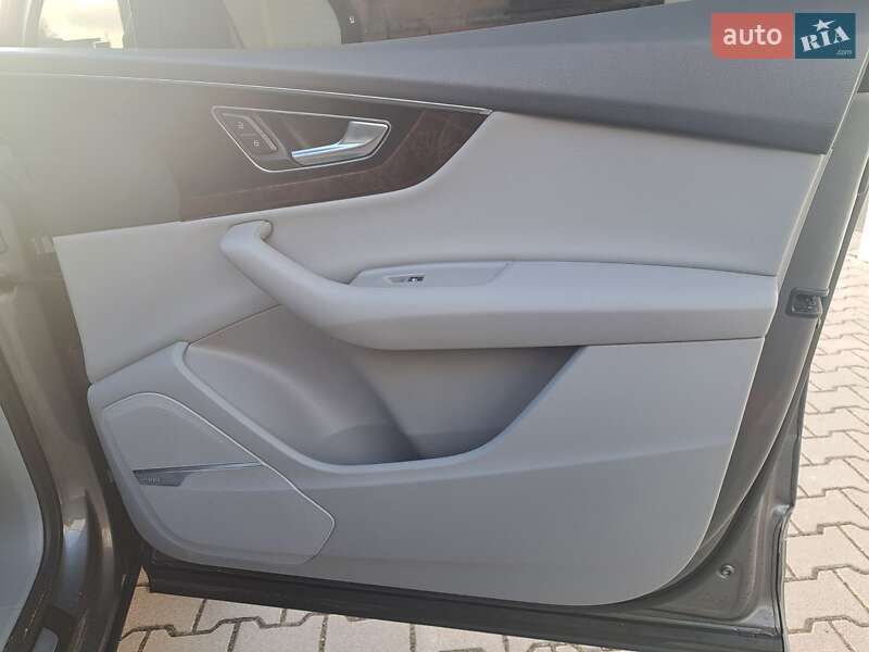 Позашляховик / Кросовер Audi Q7 2016 в Хмельницькому