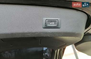 Позашляховик / Кросовер Audi Q7 2013 в 