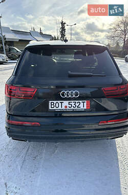 Внедорожник / Кроссовер Audi Q7 2018 в 