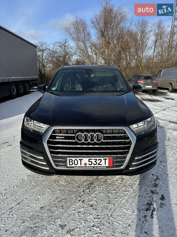 Позашляховик / Кросовер Audi Q7 2018 в Лубнах
