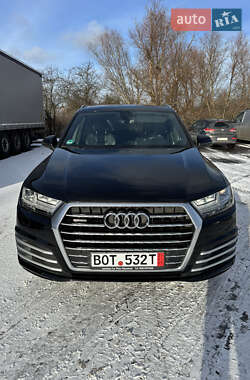 Внедорожник / Кроссовер Audi Q7 2018 в 
