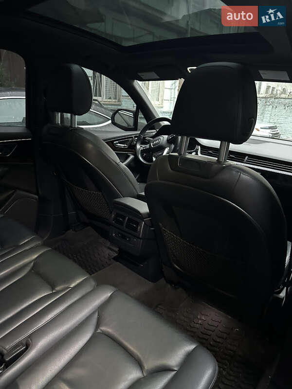 Позашляховик / Кросовер Audi Q7 2016 в Києві