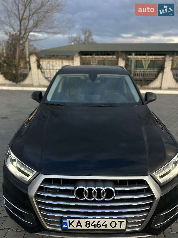 Позашляховик / Кросовер Audi Q7 2017 в Києві