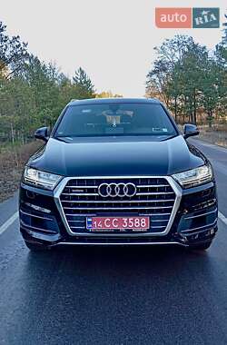 Позашляховик / Кросовер Audi Q7 2019 в Сарнах