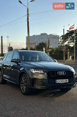 Позашляховик / Кросовер Audi Q7 2020 в Києві