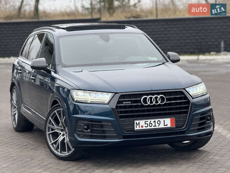 Позашляховик / Кросовер Audi Q7 2019 в Рівному