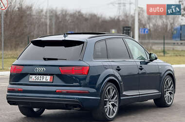 Позашляховик / Кросовер Audi Q7 2019 в Рівному