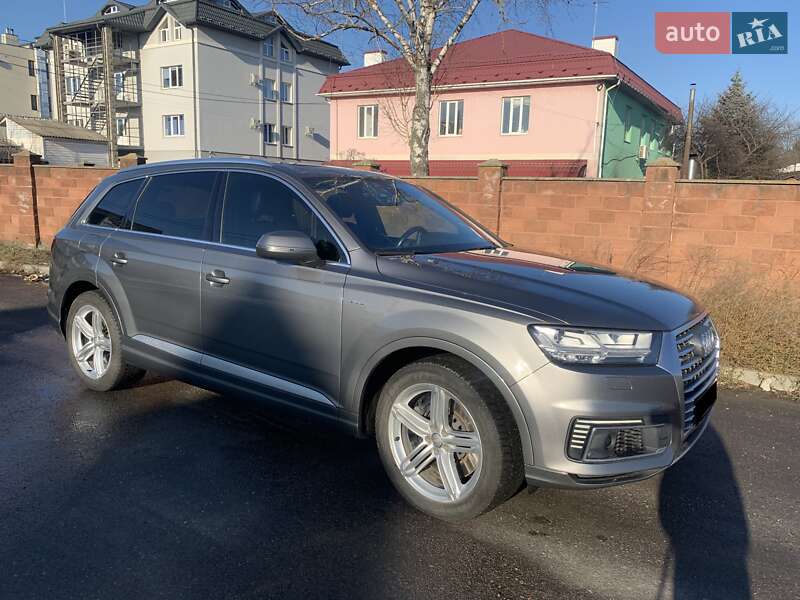 Внедорожник / Кроссовер Audi Q7 2016 в Ровно