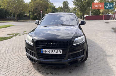 Позашляховик / Кросовер Audi Q7 2009 в 