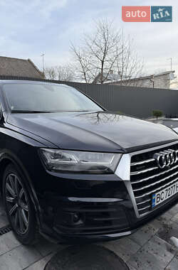 Внедорожник / Кроссовер Audi Q7 2017 в 