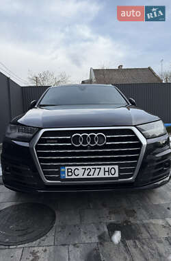 Внедорожник / Кроссовер Audi Q7 2017 в 