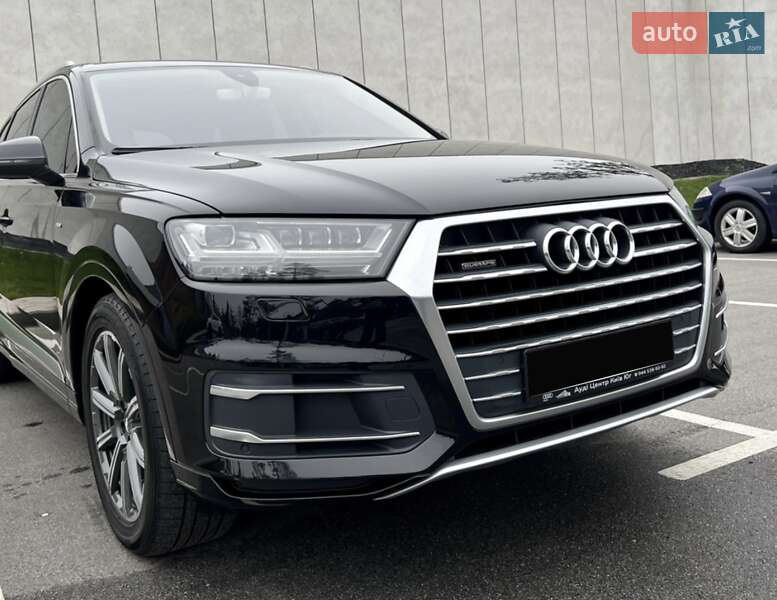 Внедорожник / Кроссовер Audi Q7 2015 в Киеве