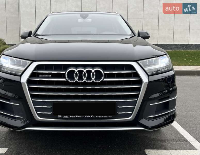 Внедорожник / Кроссовер Audi Q7 2015 в Киеве