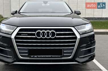 Внедорожник / Кроссовер Audi Q7 2015 в 