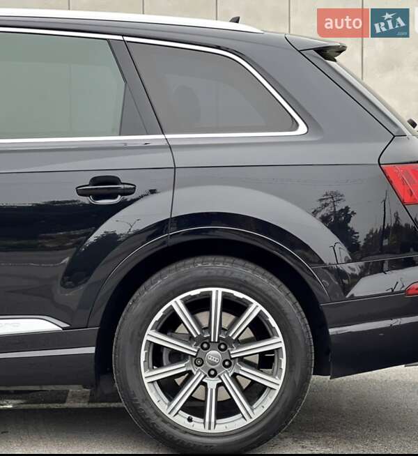 Внедорожник / Кроссовер Audi Q7 2015 в Киеве