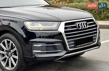 Внедорожник / Кроссовер Audi Q7 2015 в 