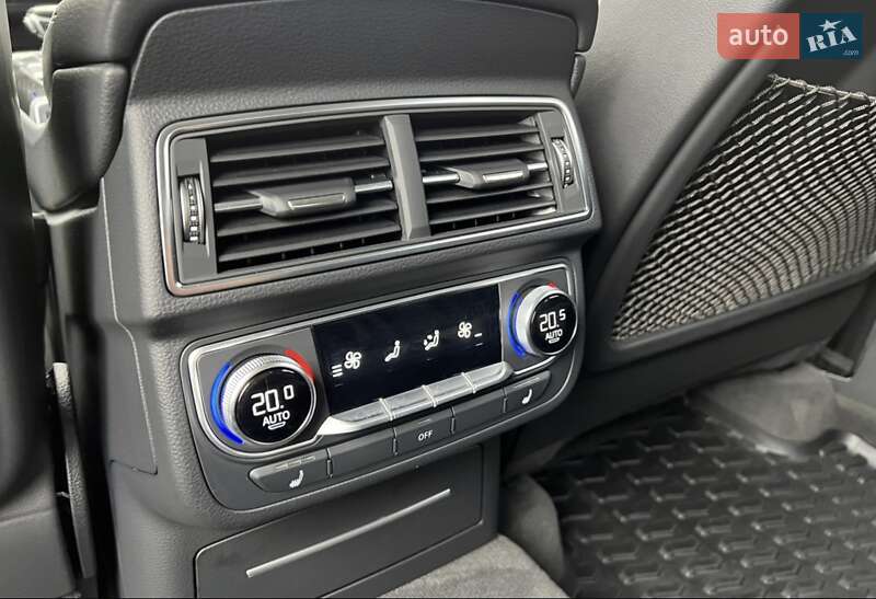 Внедорожник / Кроссовер Audi Q7 2015 в Киеве