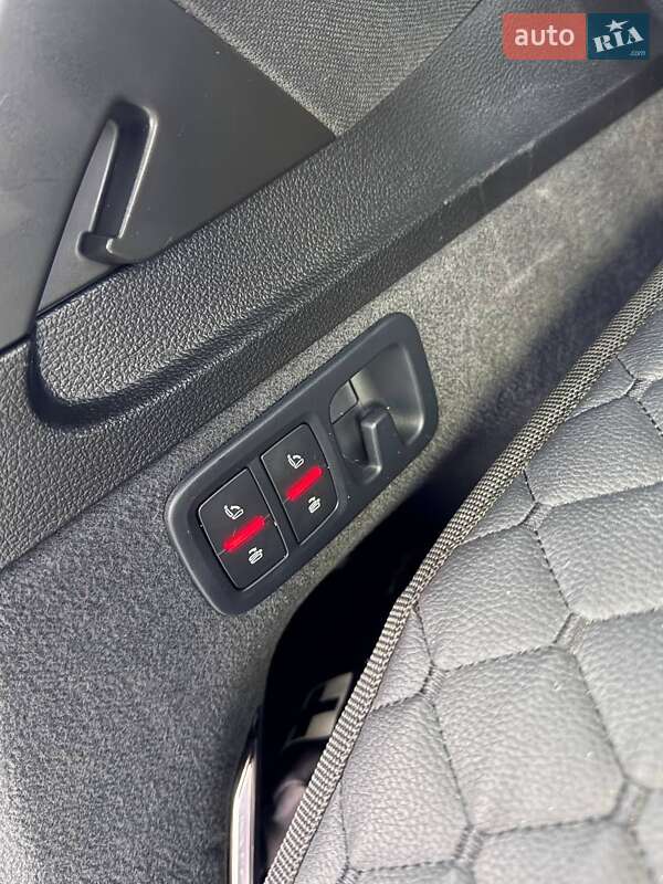 Позашляховик / Кросовер Audi Q7 2016 в Одесі