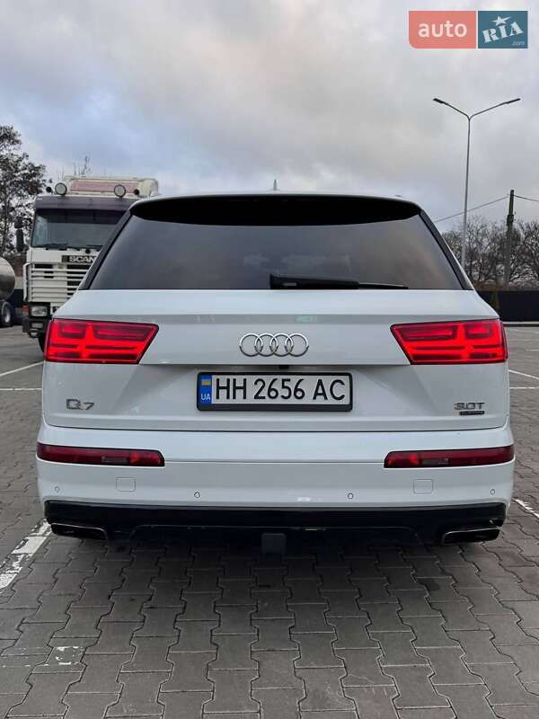 Позашляховик / Кросовер Audi Q7 2016 в Одесі