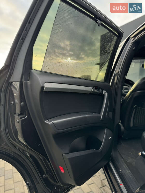 Внедорожник / Кроссовер Audi Q7 2013 в Хусте