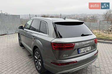 Внедорожник / Кроссовер Audi Q7 2016 в 