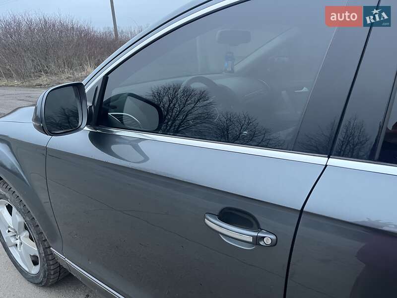 Позашляховик / Кросовер Audi Q7 2012 в Хмільнику