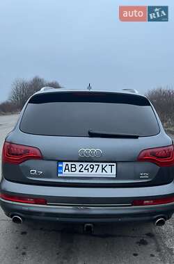 Позашляховик / Кросовер Audi Q7 2012 в 