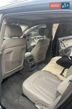 Позашляховик / Кросовер Audi Q7 2012 в 