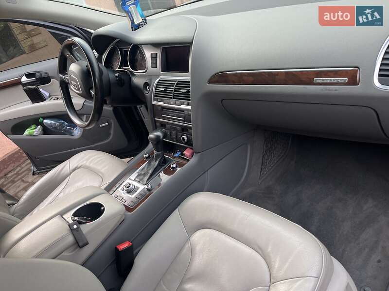 Позашляховик / Кросовер Audi Q7 2012 в Хмільнику
