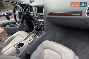 Позашляховик / Кросовер Audi Q7 2012 в 