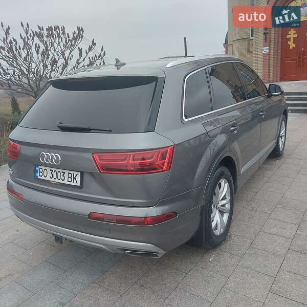 Позашляховик / Кросовер Audi Q7 2017 в Кременці
