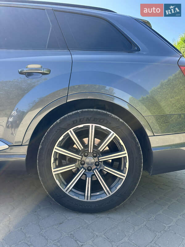 Позашляховик / Кросовер Audi Q7 2015 в Львові