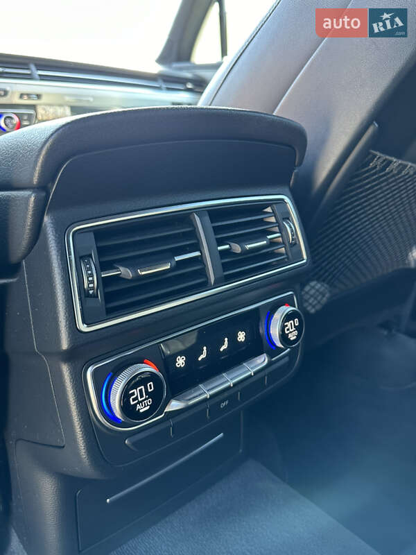 Позашляховик / Кросовер Audi Q7 2015 в Львові