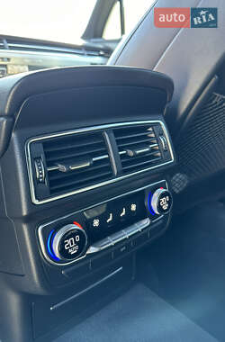 Внедорожник / Кроссовер Audi Q7 2015 в 