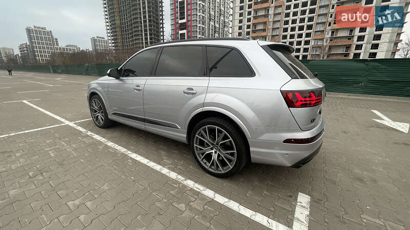 Позашляховик / Кросовер Audi Q7 2019 в Києві