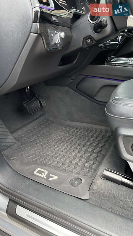 Позашляховик / Кросовер Audi Q7 2019 в Києві