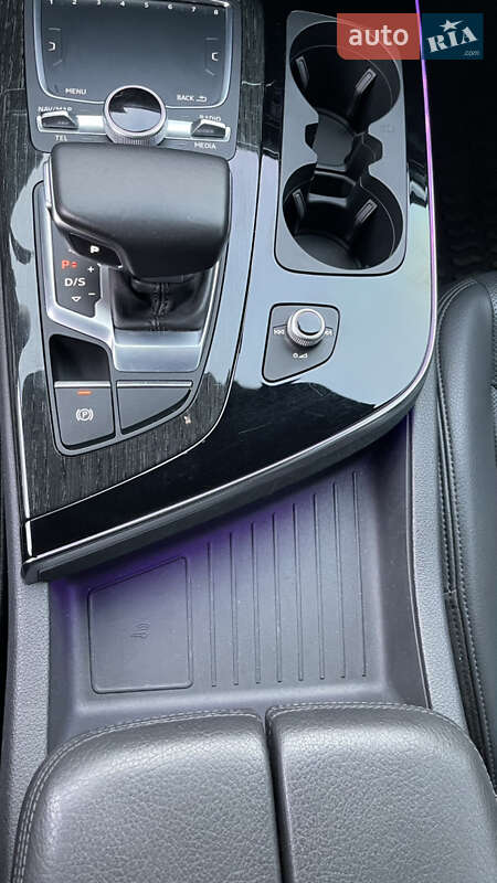 Позашляховик / Кросовер Audi Q7 2019 в Києві