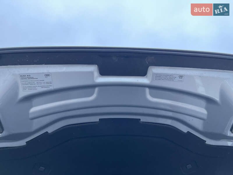 Позашляховик / Кросовер Audi Q7 2019 в Києві