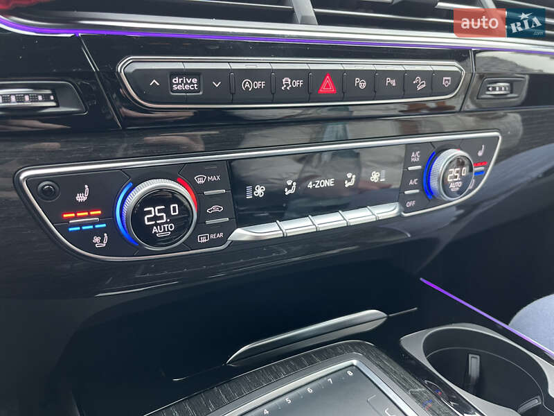 Позашляховик / Кросовер Audi Q7 2019 в Києві