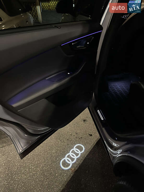 Внедорожник / Кроссовер Audi Q7 2019 в 